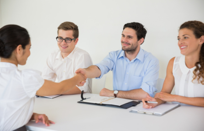 Interview Self-Introduction Tips and Tricks (Examples Included)