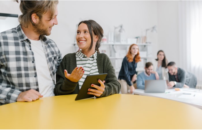 How to Handle an Office Crush Like a Total Boss